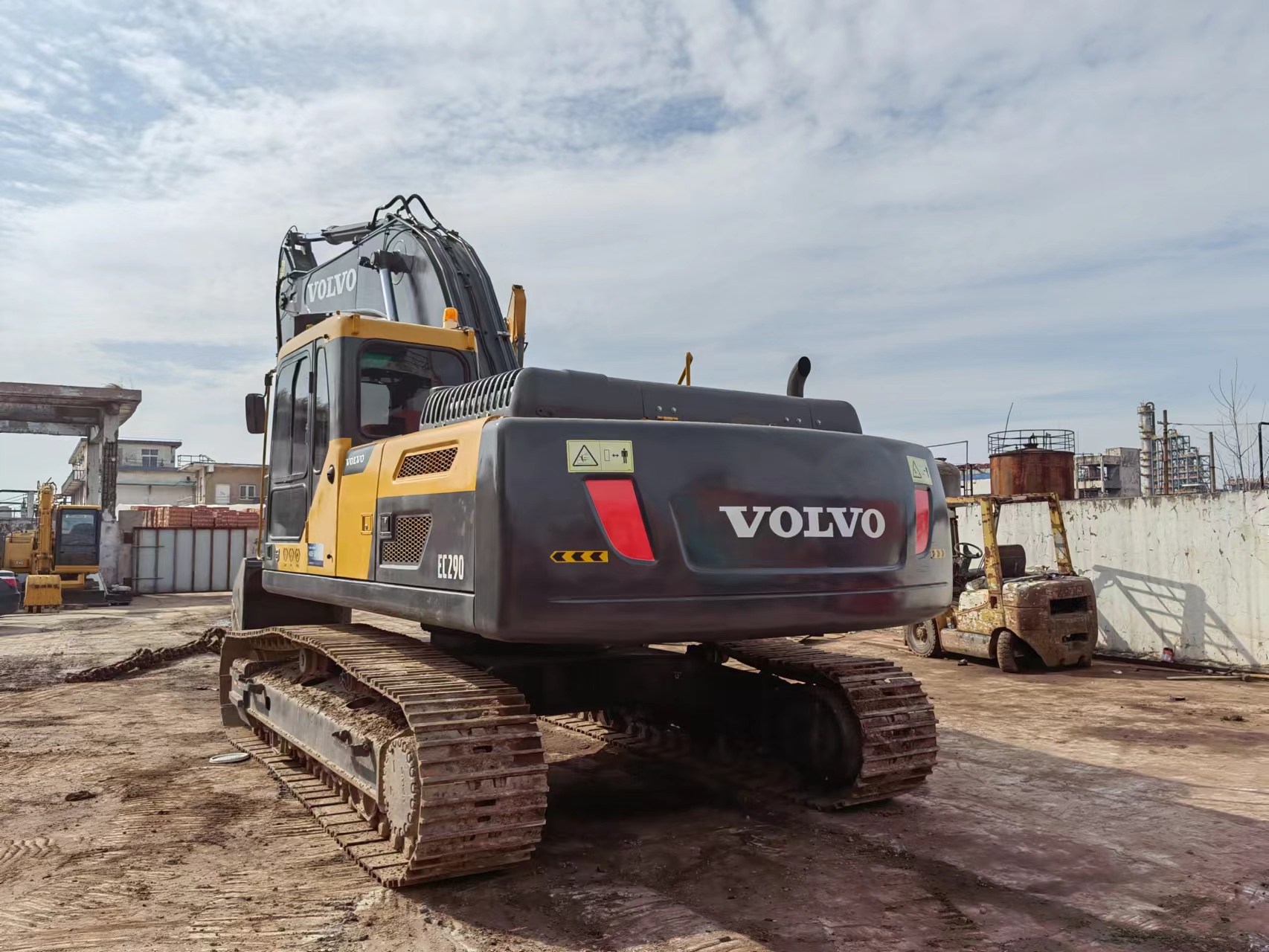 Used Volvo 290B Excavator