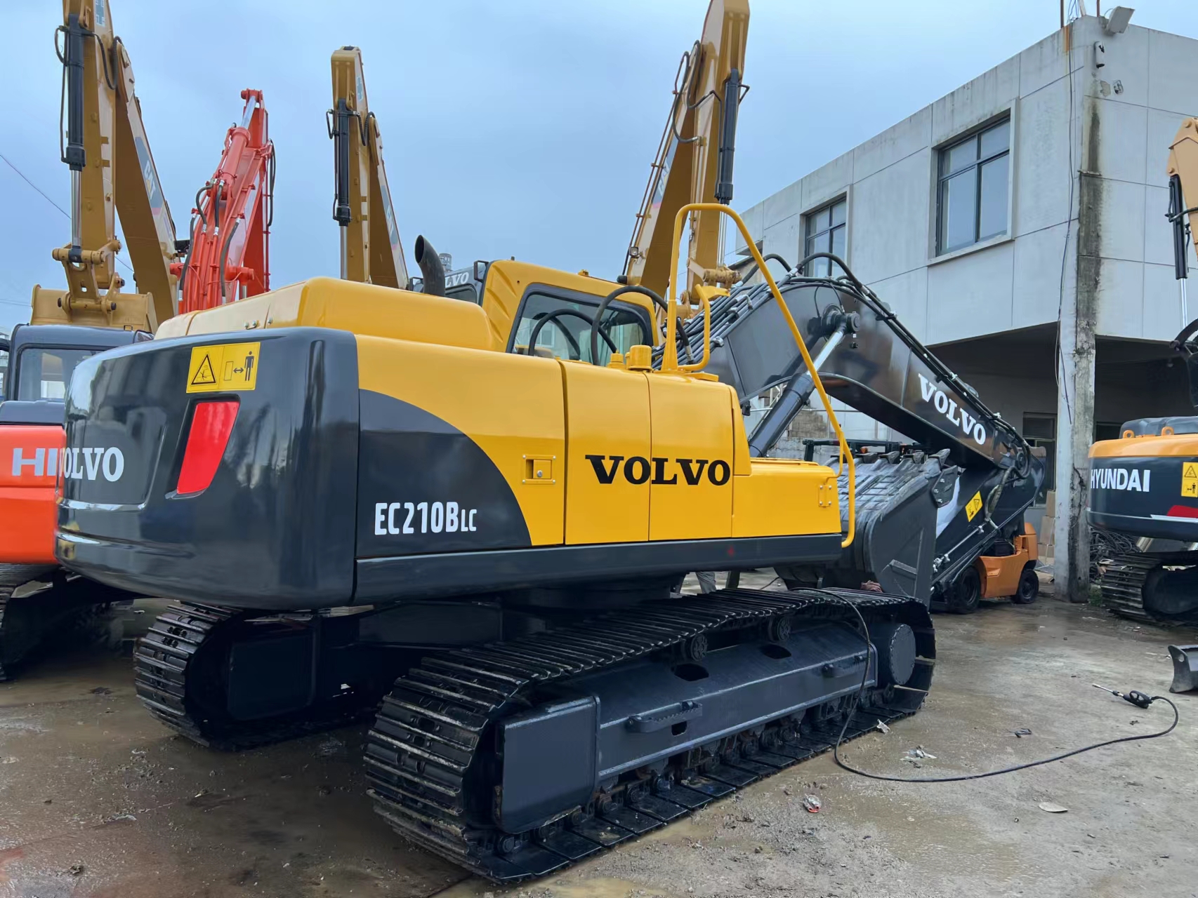 Used Volvo EC210BLC excavator